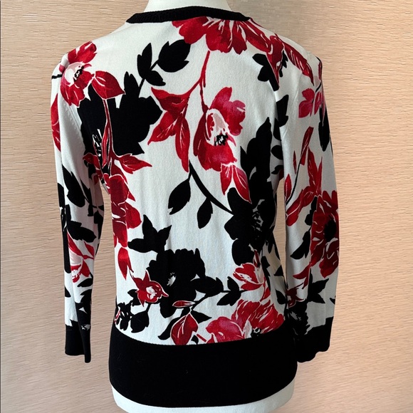 White House Black Market Red and Black Floral Cardigan - Picture 3 of 4